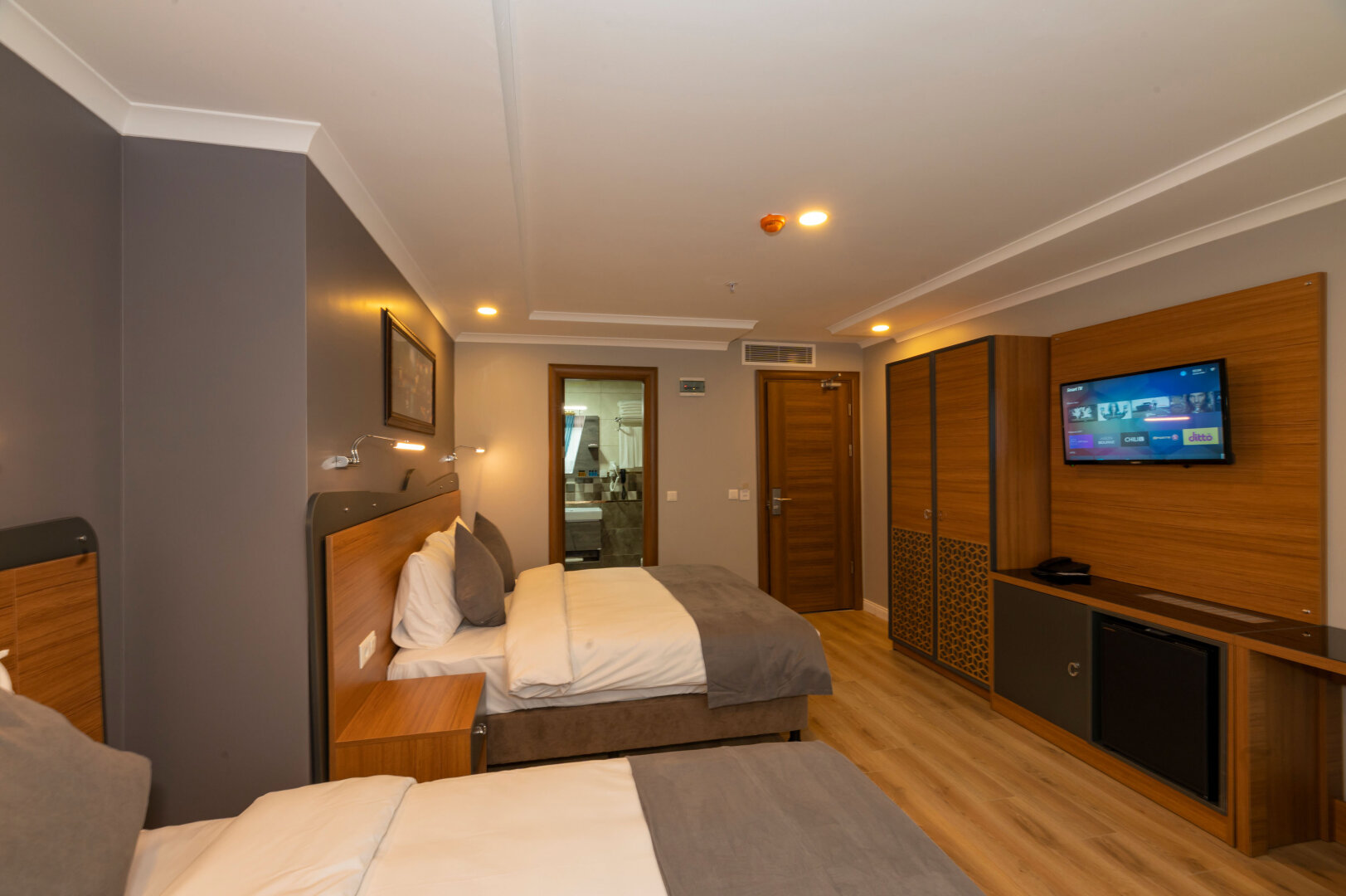 Photo - New Emin Hotel