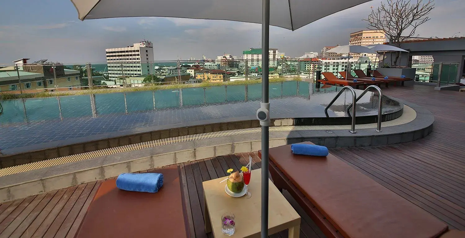 Photo - The Sun Xclusive