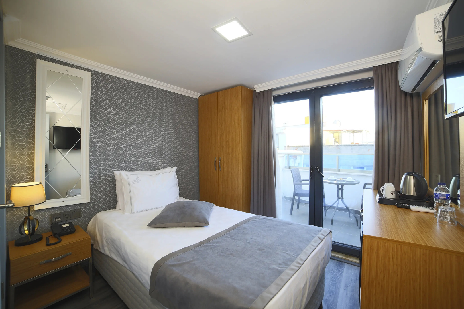 Photo - Almina Inn Hotel