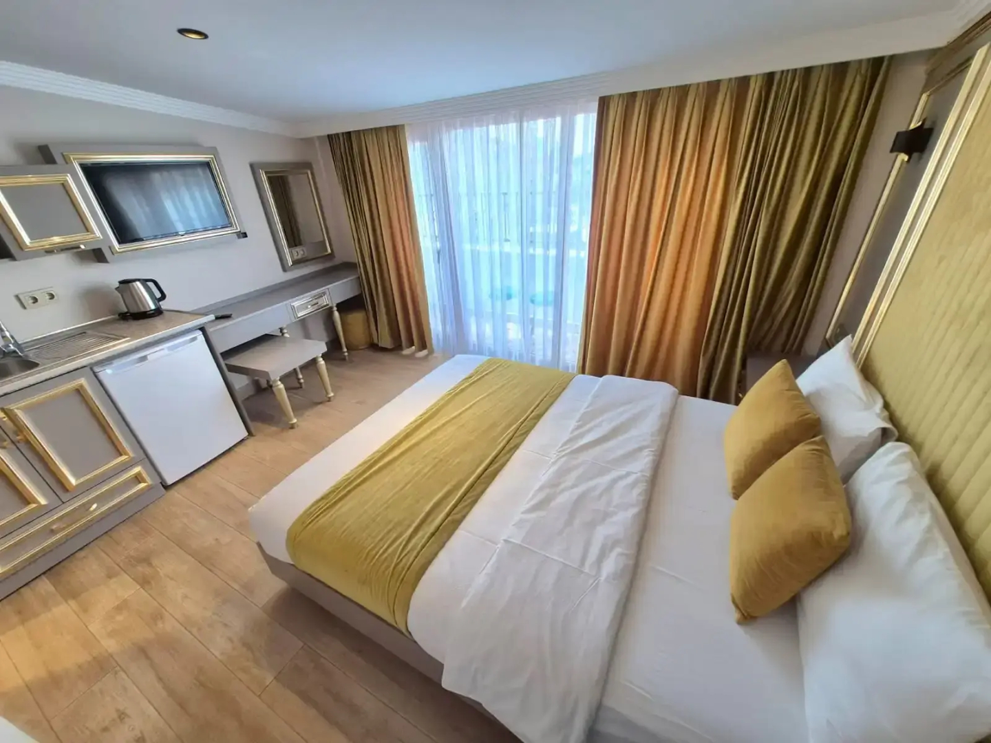 Photo - Taksim La Marino Hotel