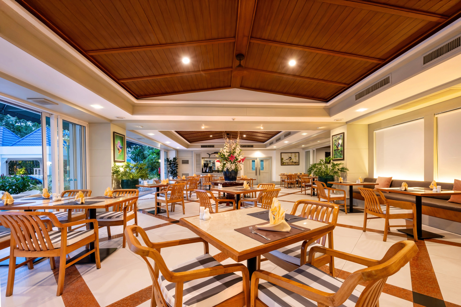 Foto - Andaman Beach Suites Hotel, Patong Phuket