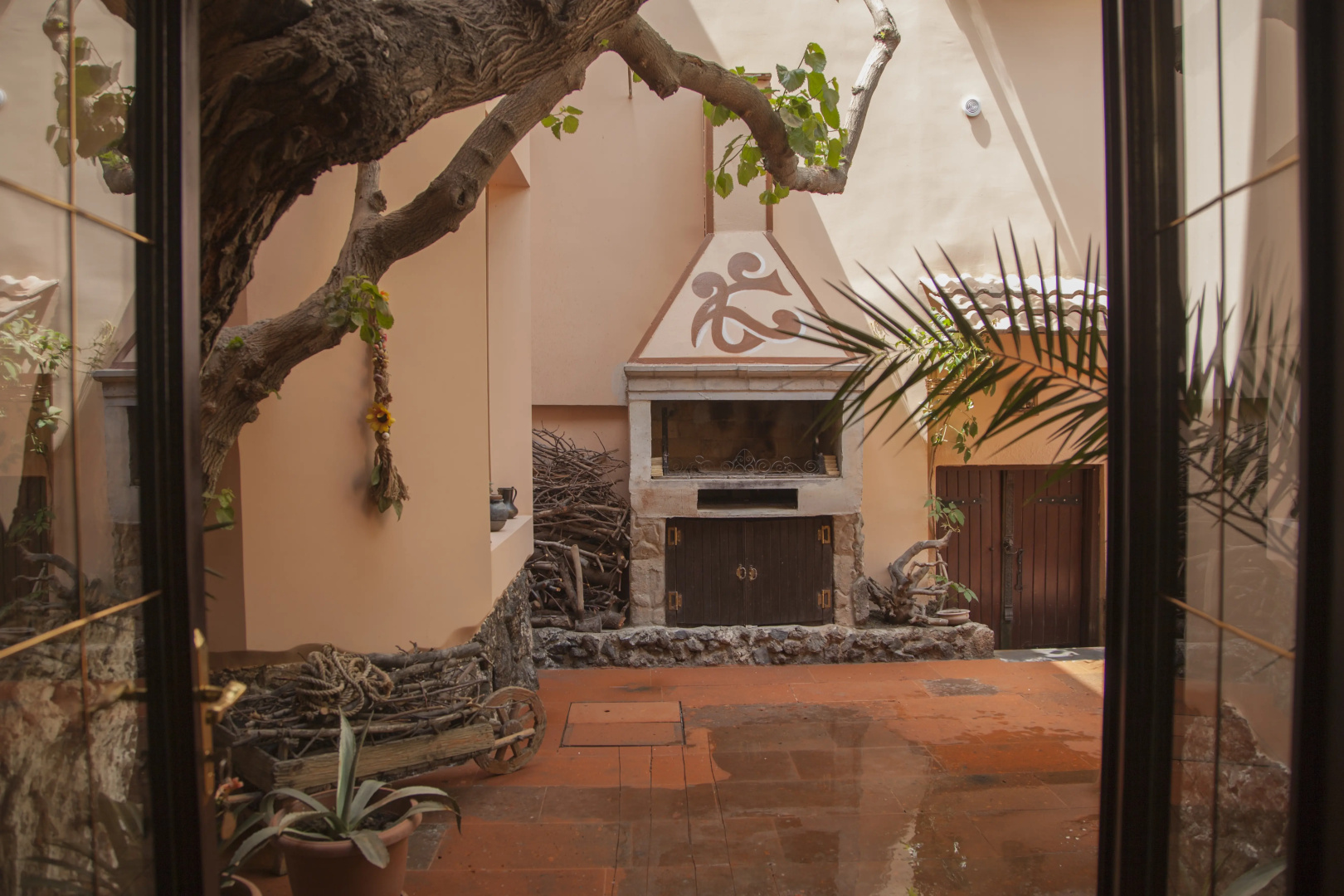 Photo - Hin Yerevantsi Hotel