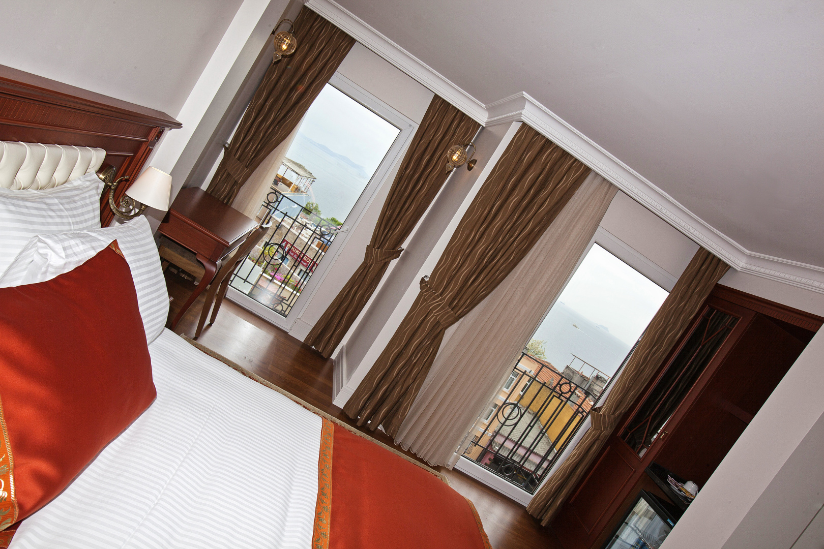 Photo - Aren Suites Hotel
