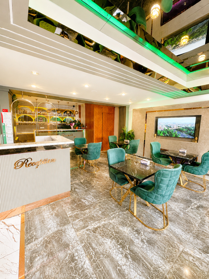 Foto - Crowned Plus Hotel