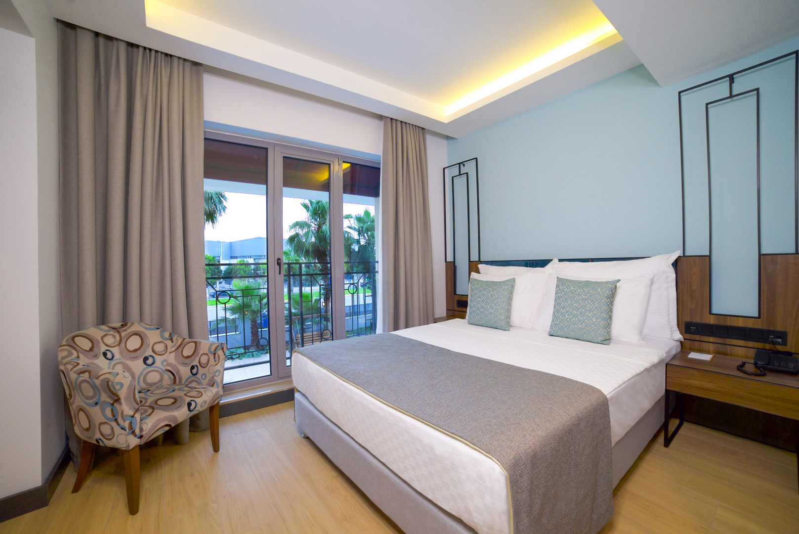 Photo - Leaf Port Hotel