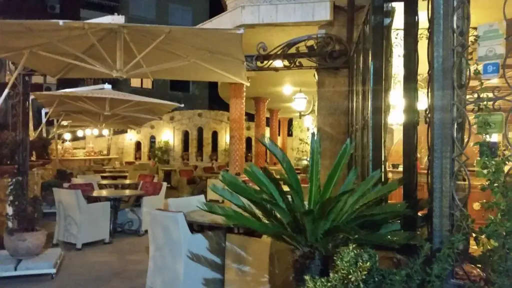 Photo - Dinasty Hotel