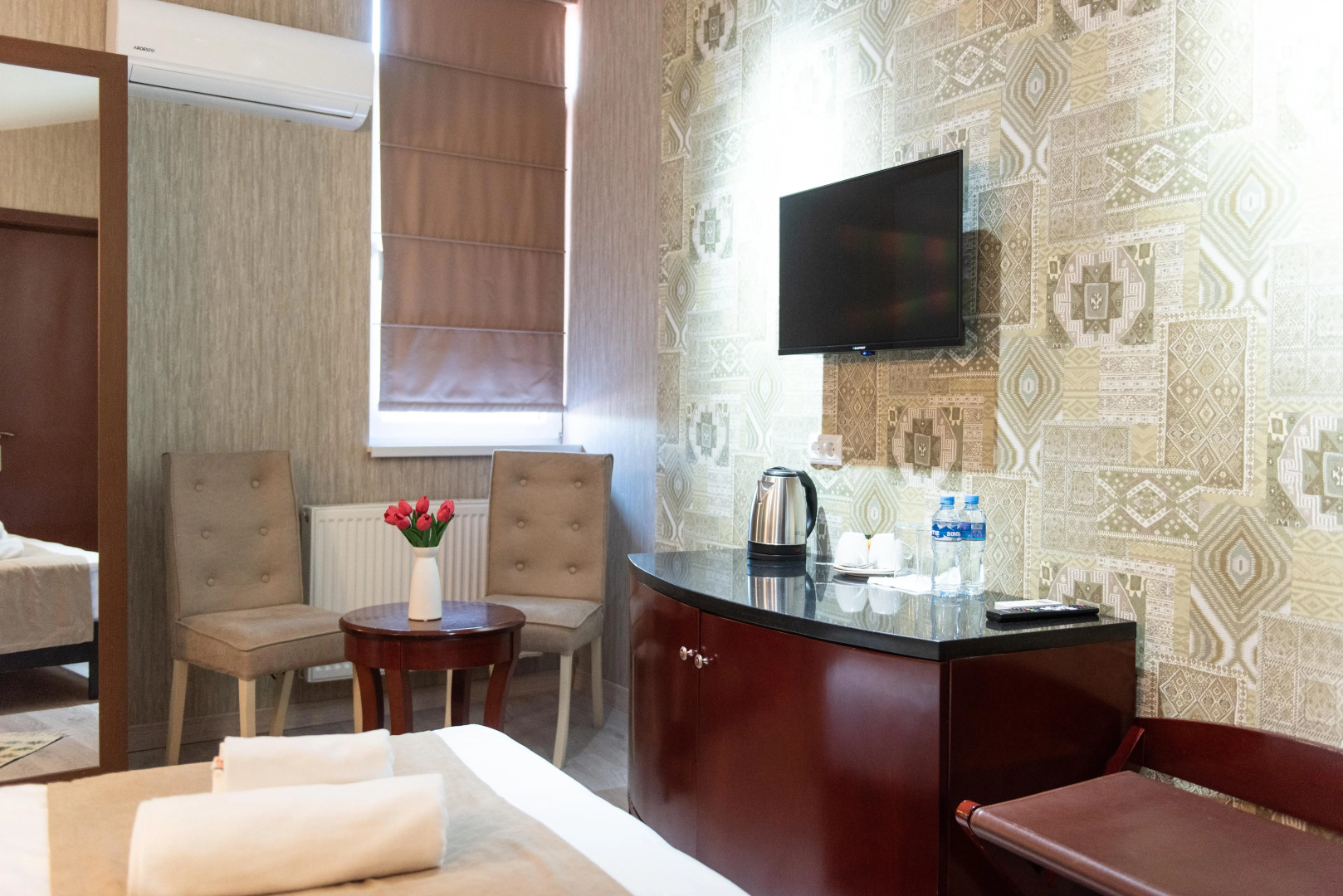 Photo - Kraveli Hotel