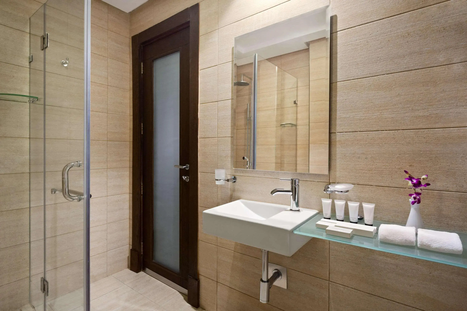 Photo - Ramada Encore by Wyndham Kuwait Downtown