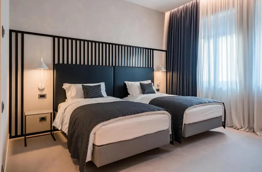 Photo - Monograph Freedom Square