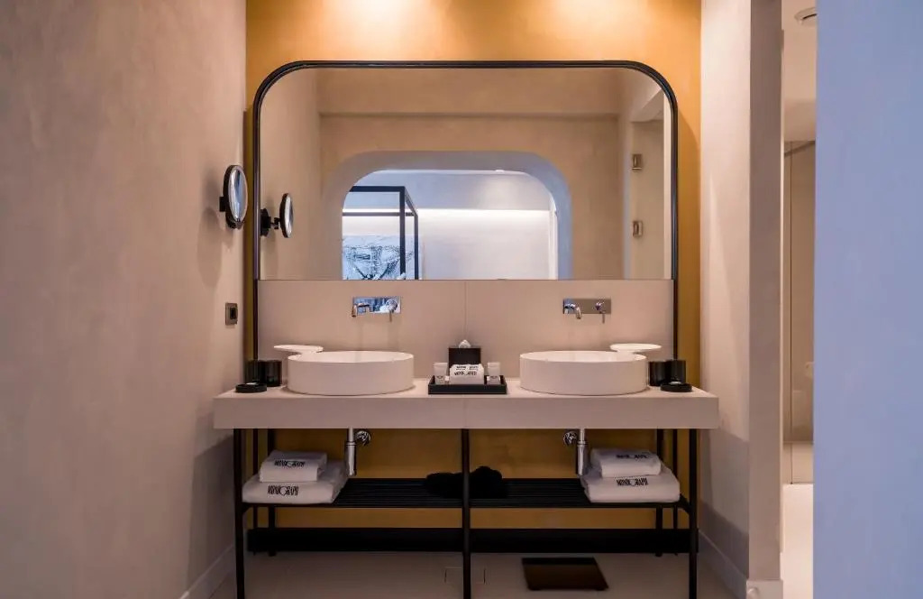 Photo - Monograph Freedom Square