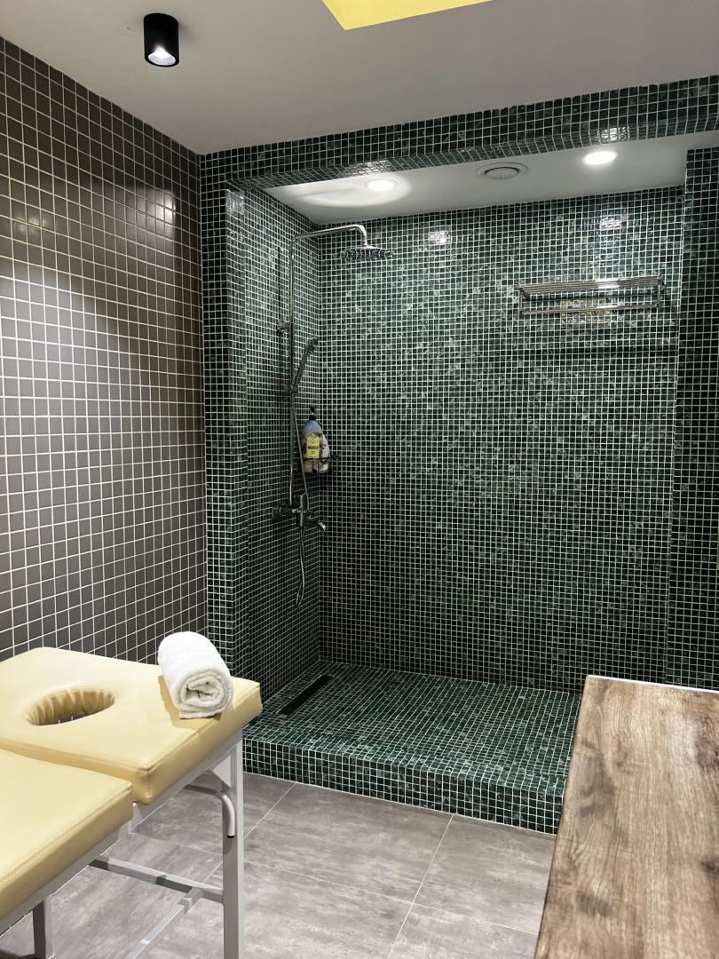 Photo - King Plaza Hotel