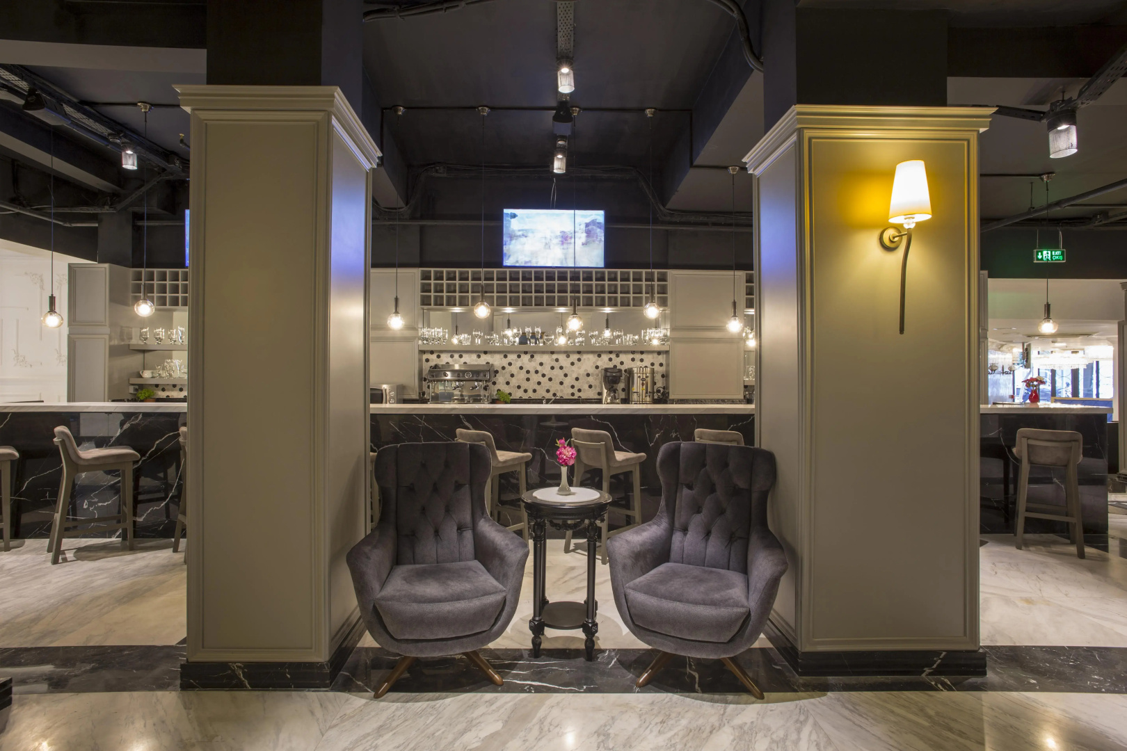 Photo - White Monarch Hotel