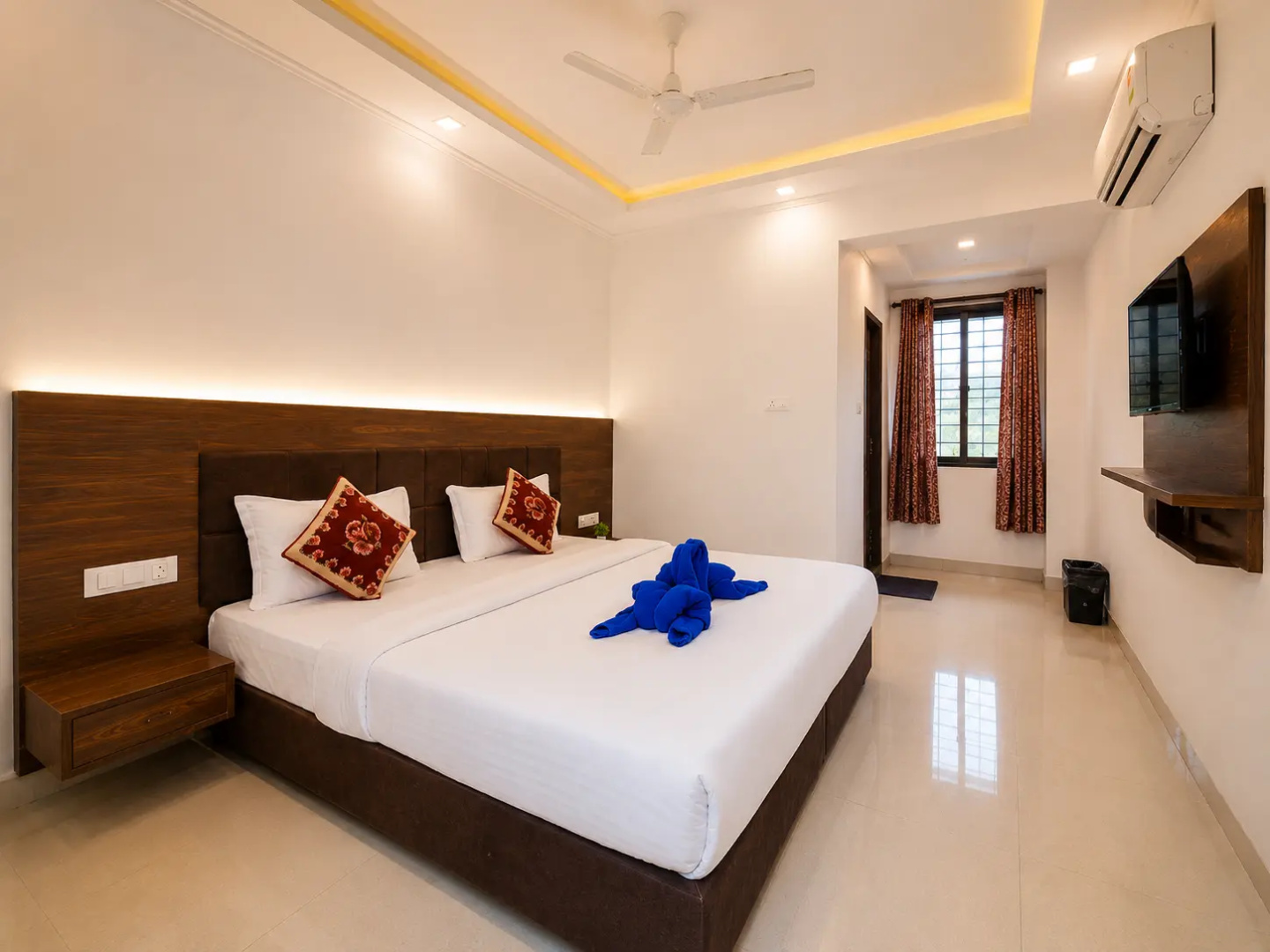Photo - Aaradhya Hotel