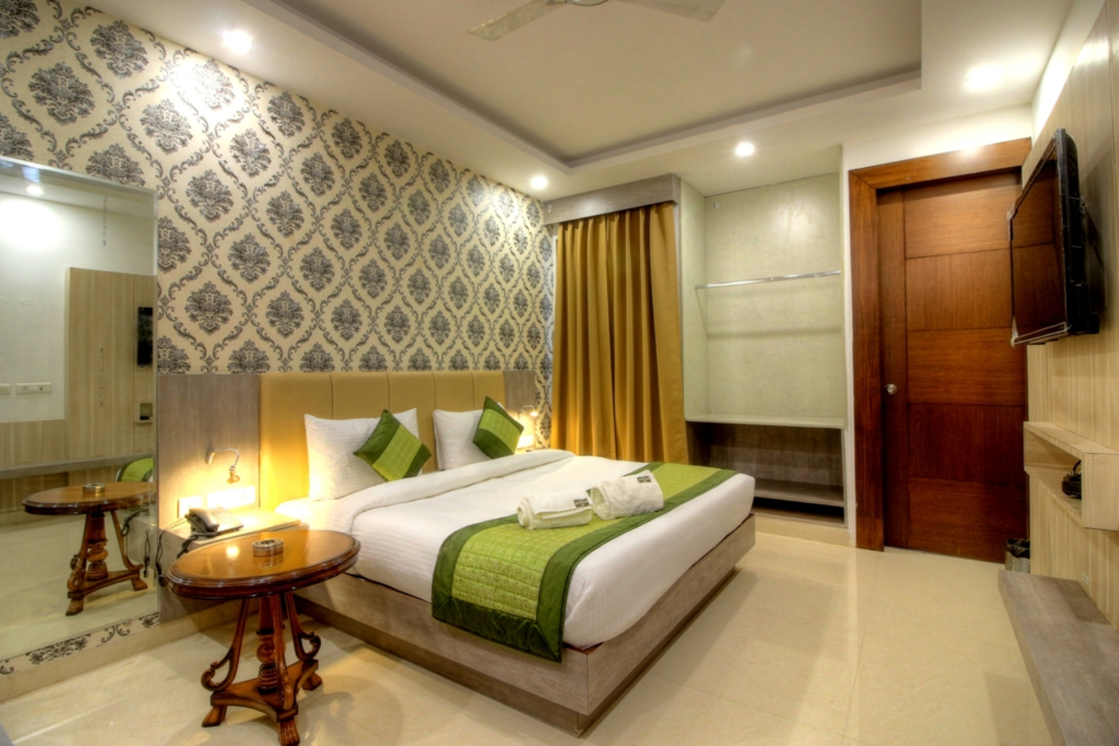 Photo - Hotel Almati Inn - Near Delhi Airport