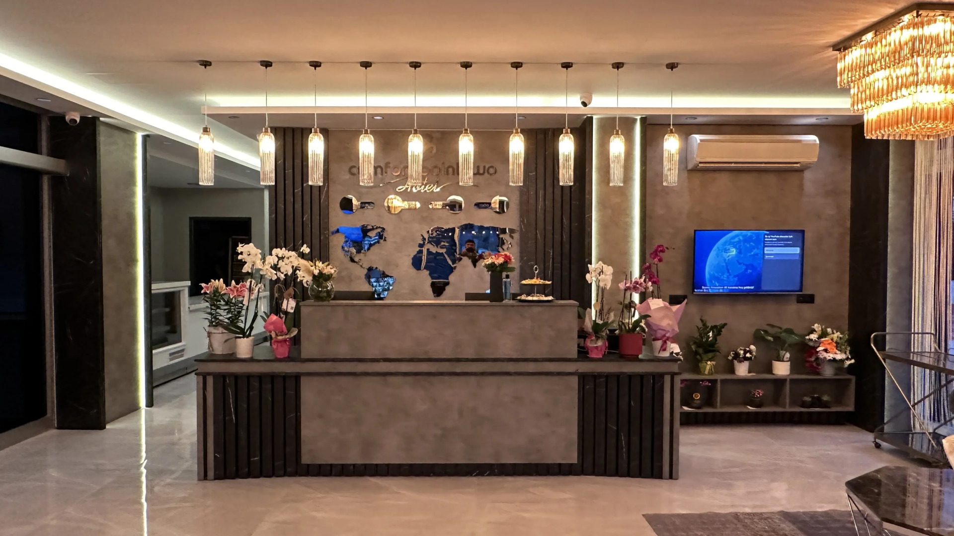 Photo - Comfort Point Two Hotel