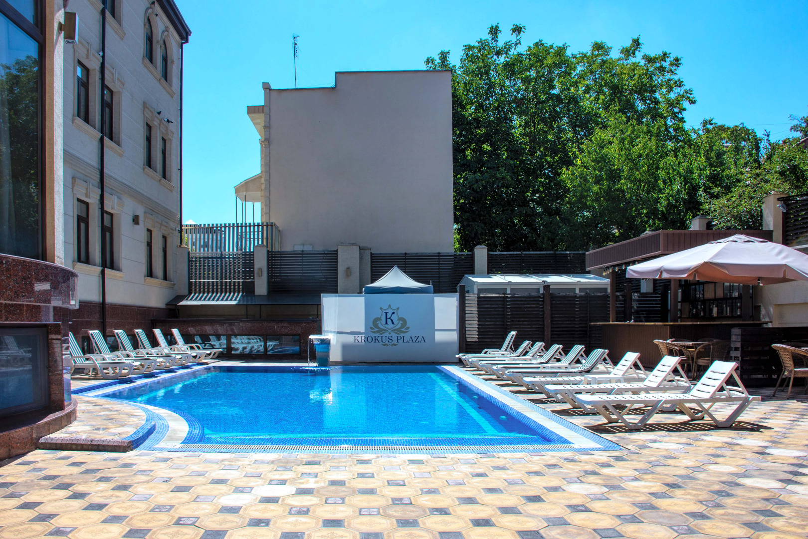 Photo - Krokus Plaza