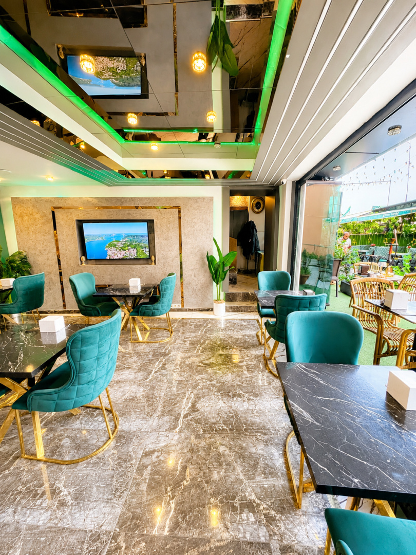 Foto - Crowned Plus Hotel