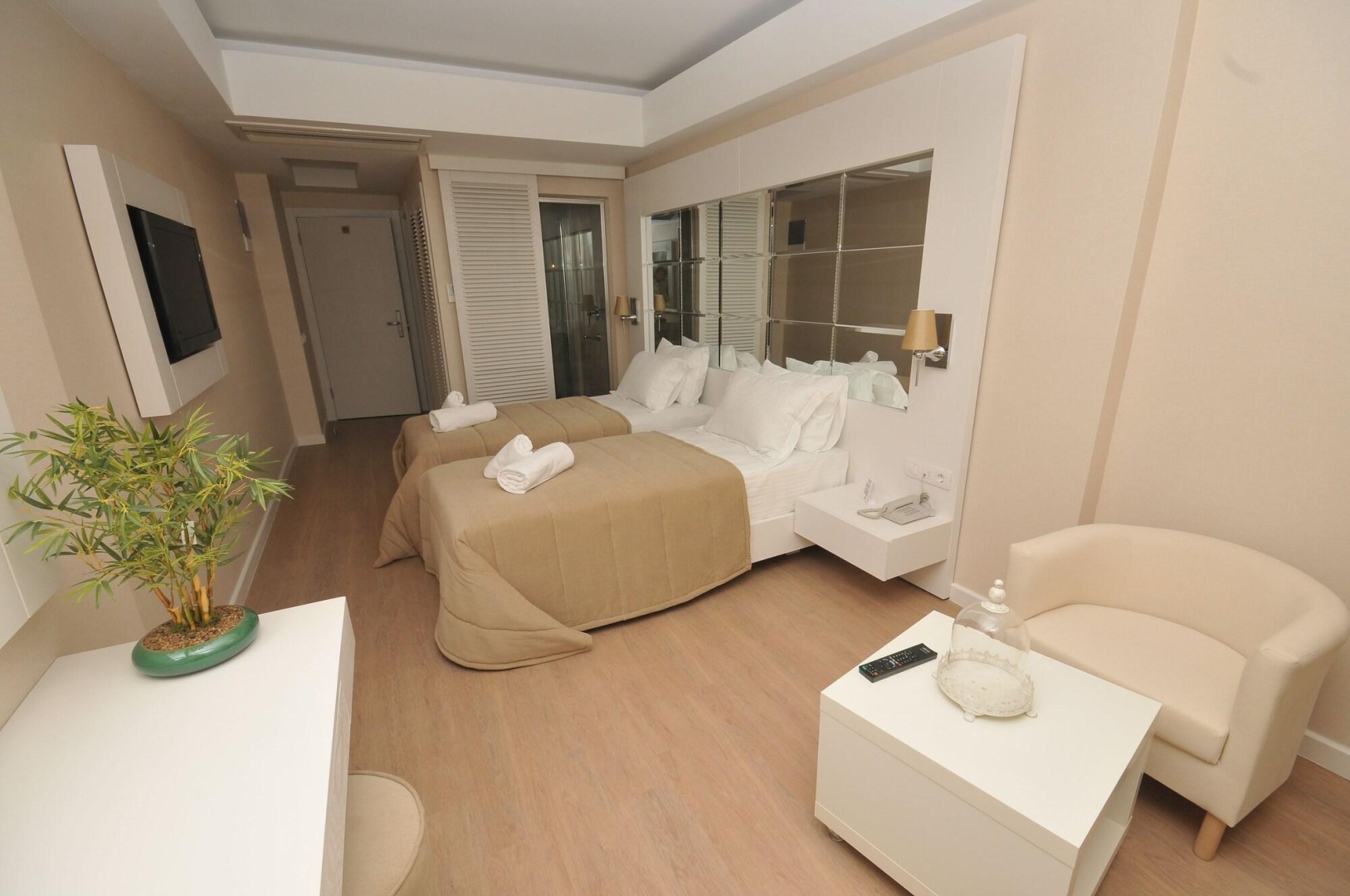 Photo - Alesta Yacht Hotel