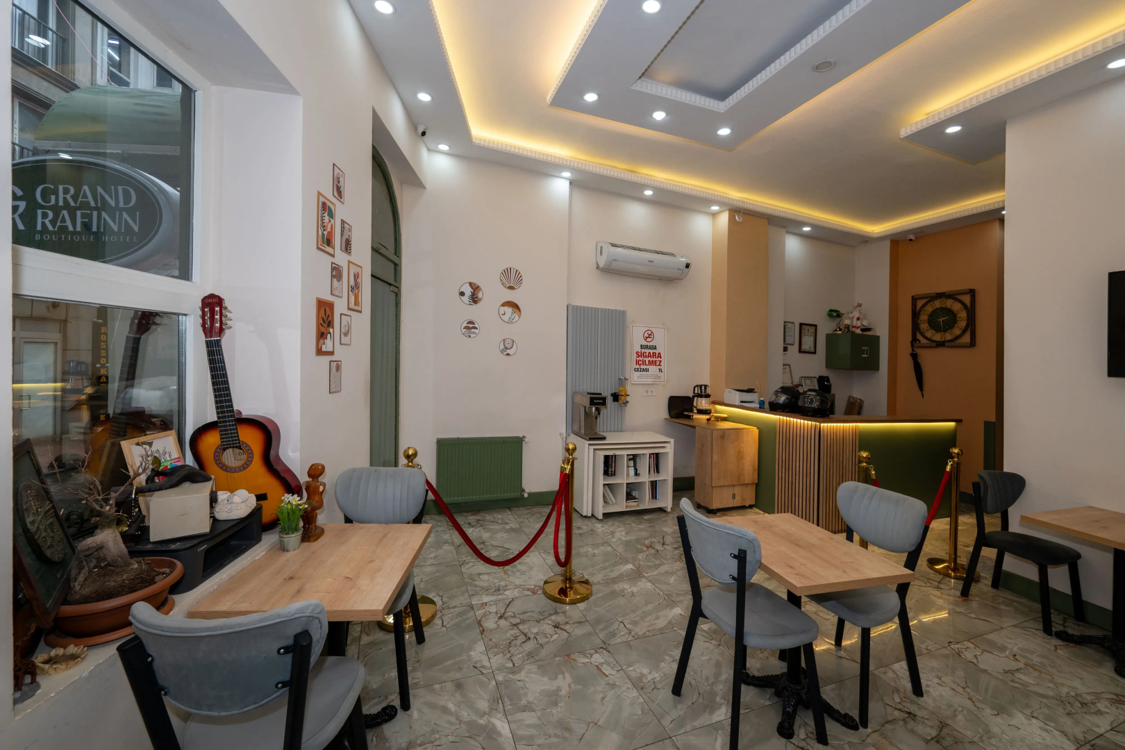 Photo - Rafinn Hotel