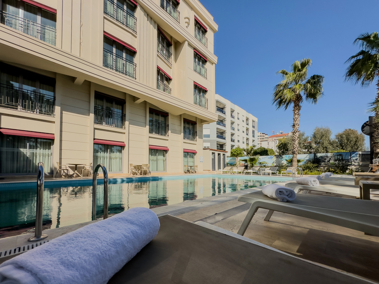 Photo - Leaf Port Hotel