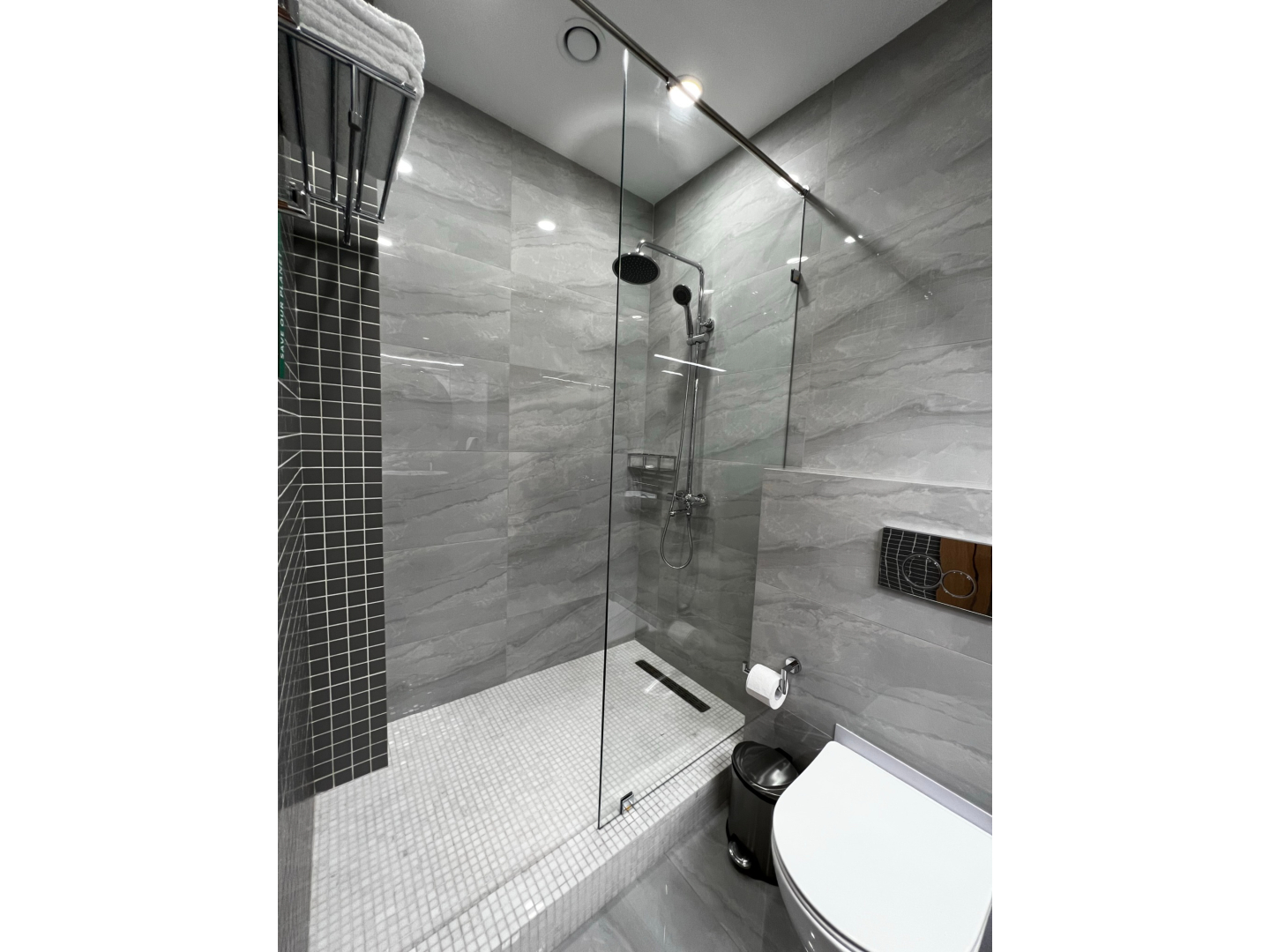 Photo - King Plaza Hotel