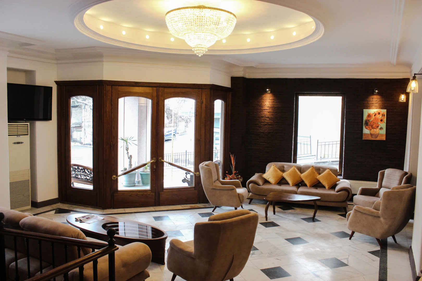 Photo - Diplomat Hotel