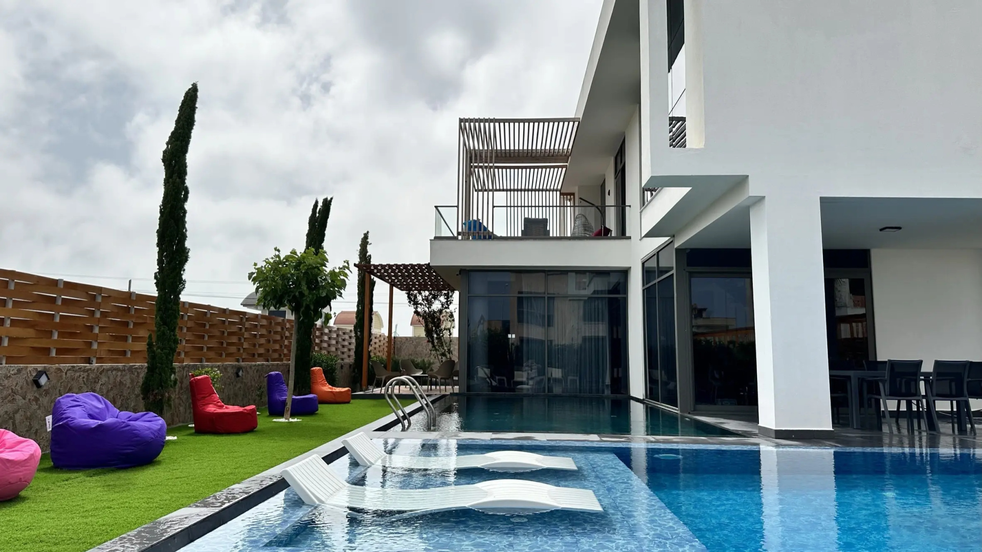 Foto - DrVilla Suits