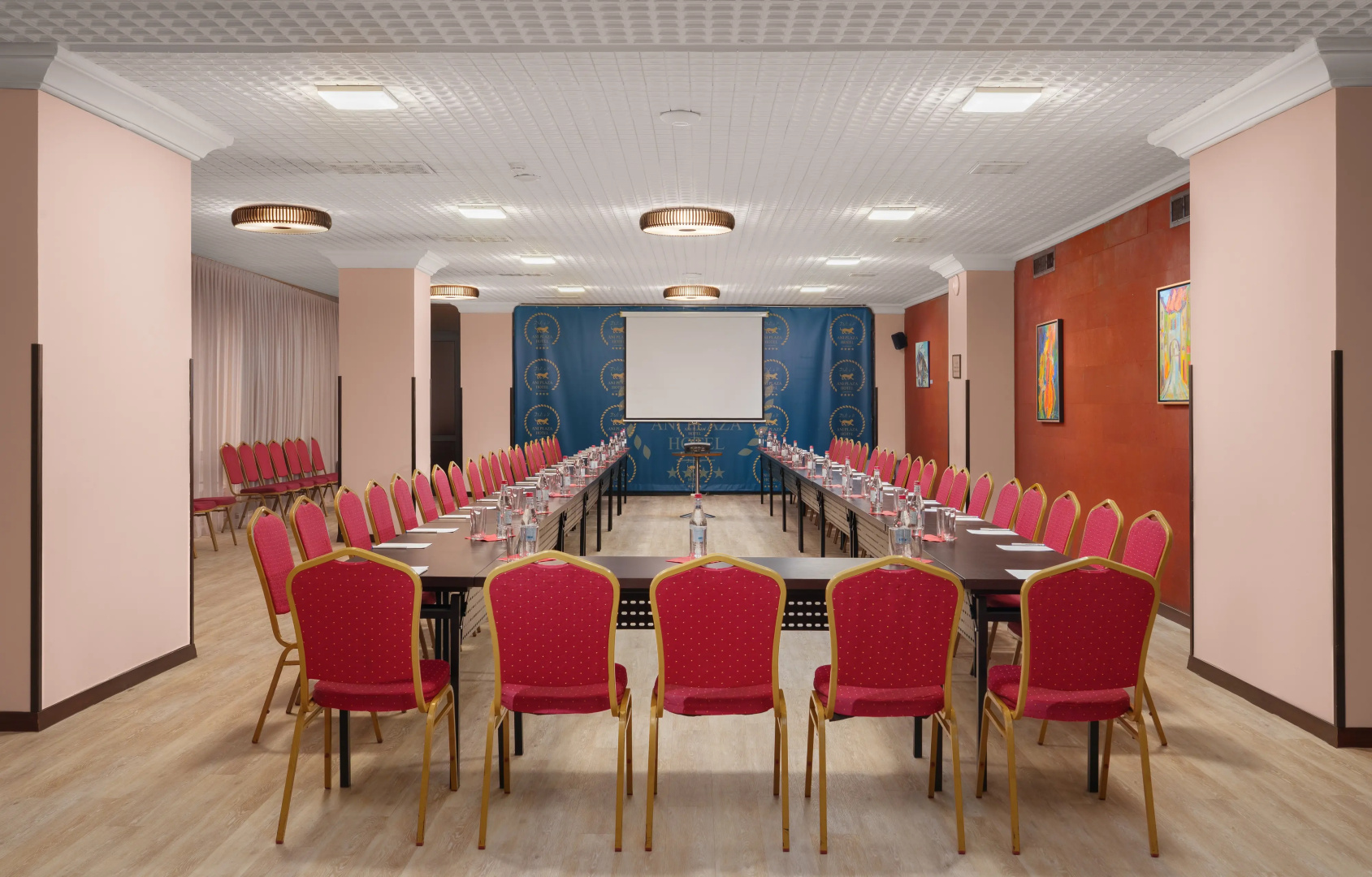 Photo - Ani Plaza Hotel