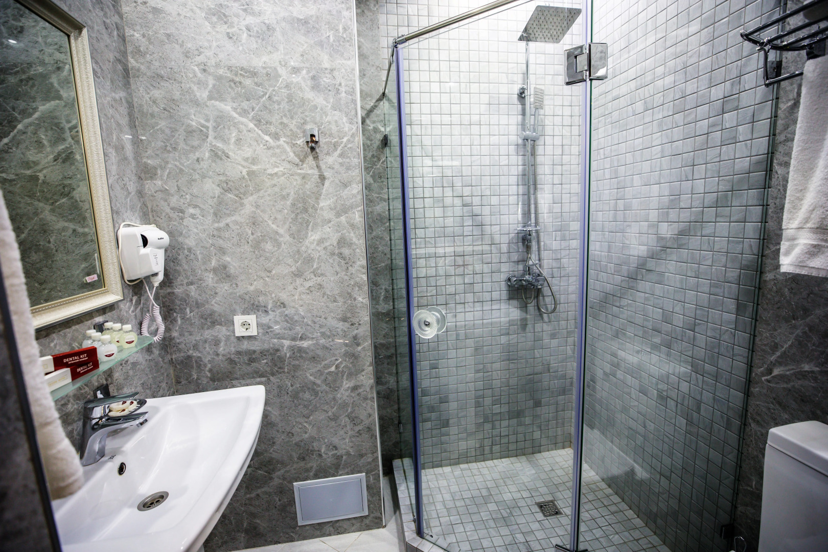 Photo - Leader Hotel