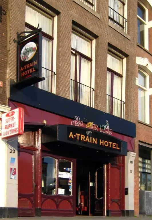 Photo - A-Train Hotel