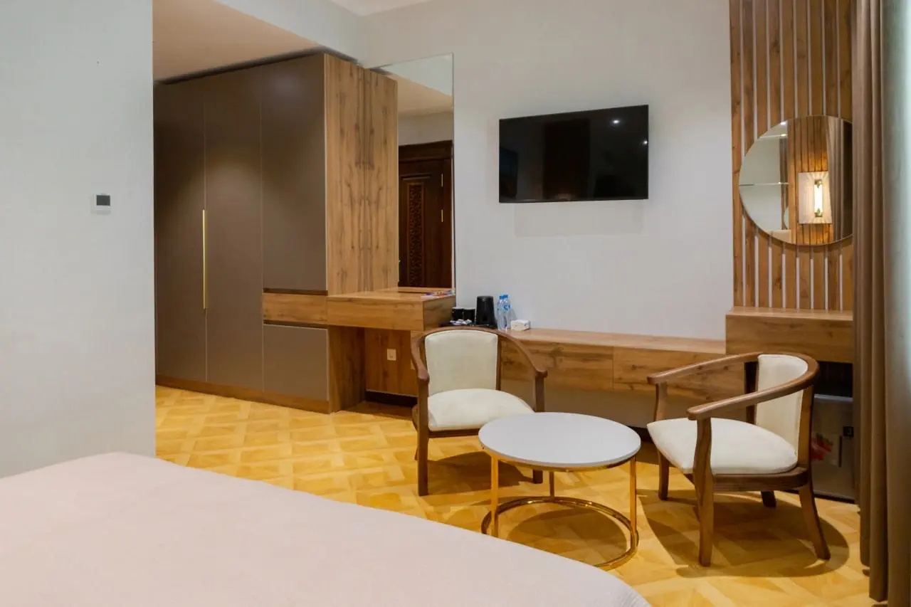 Photo - Karvon Plaza Hotel
