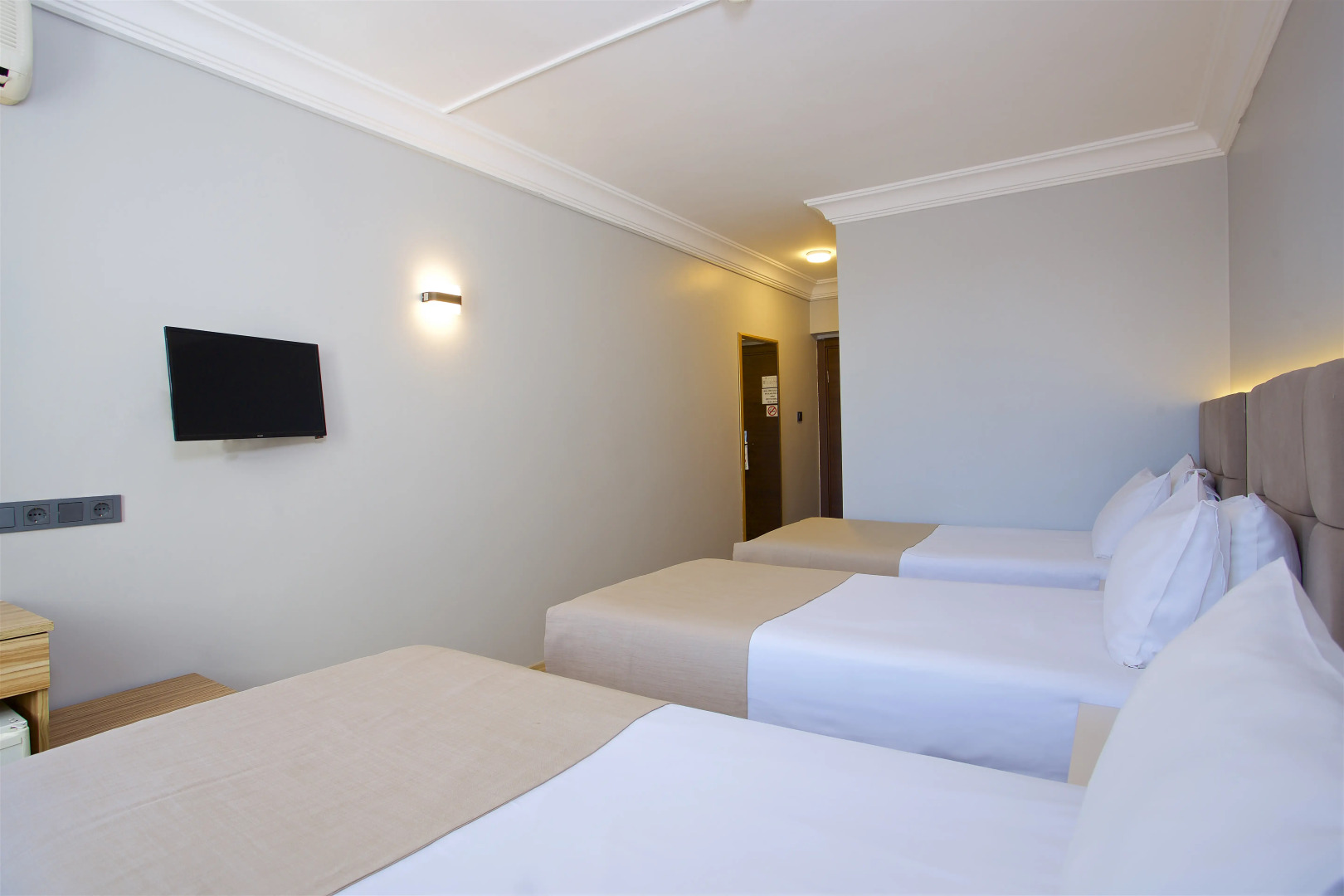 Photo - Grand Ant Hotel