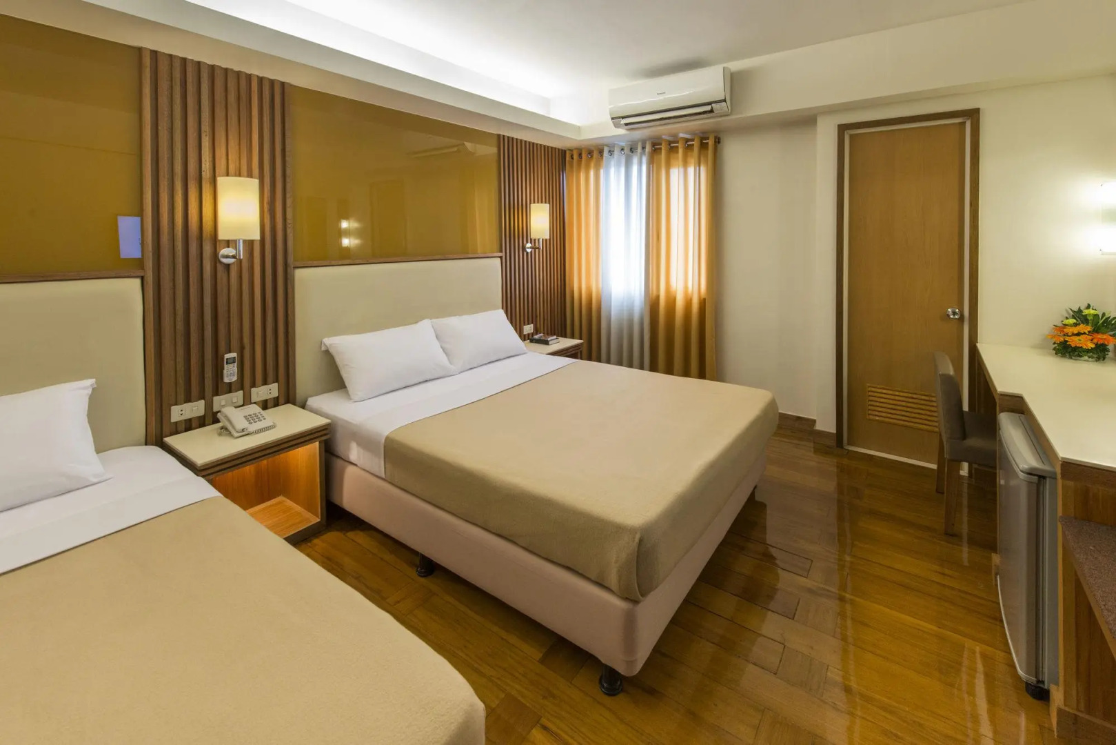 Foto - Kabayan Hotel Pasay