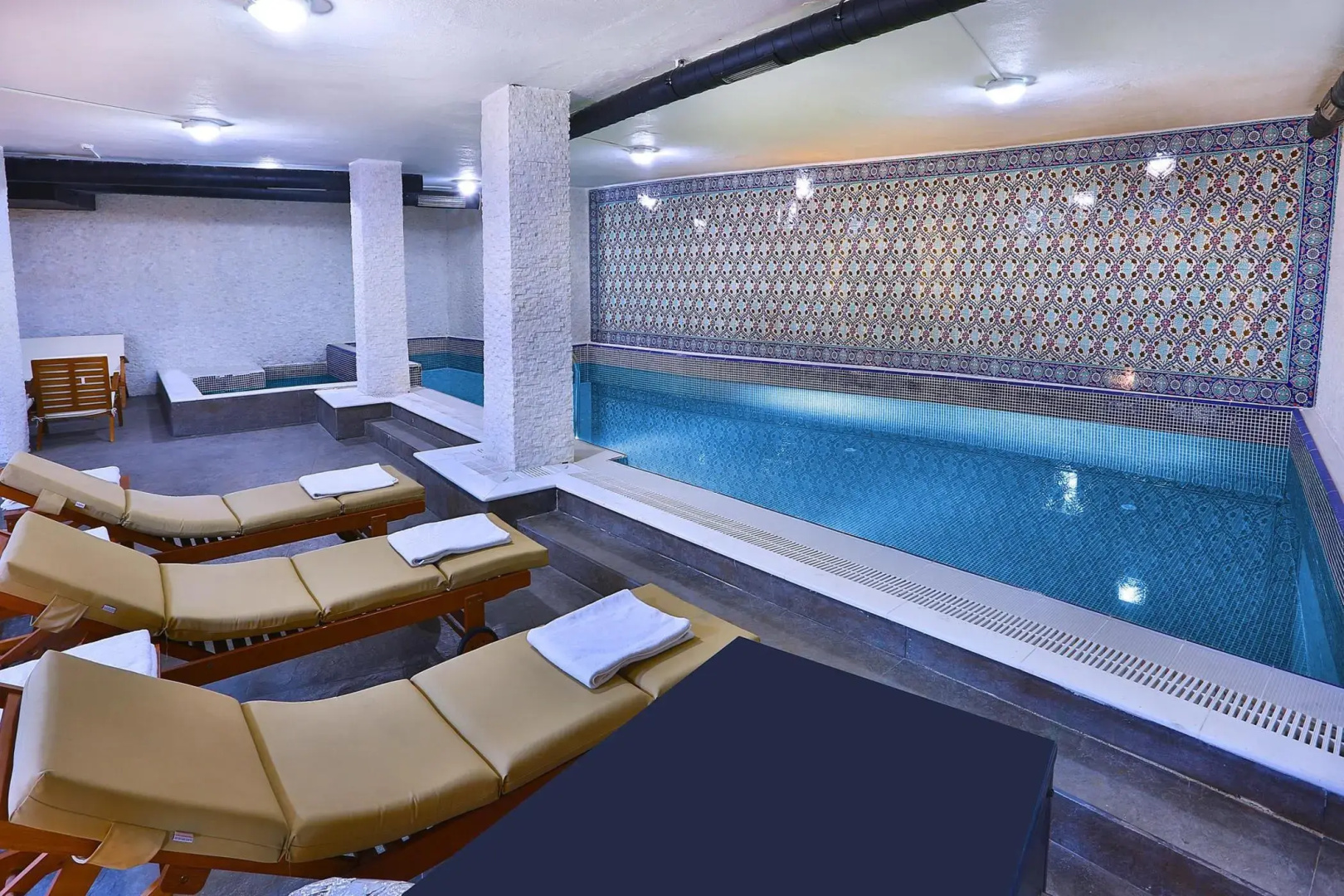 Photo - White Monarch Hotel
