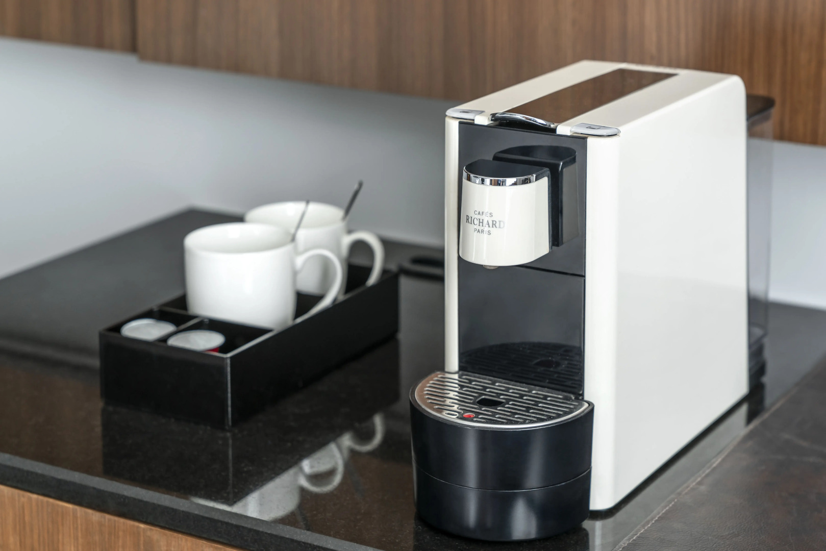 Photo - The Continent Hotel Sukhumvit - Asok BTS Bangkok