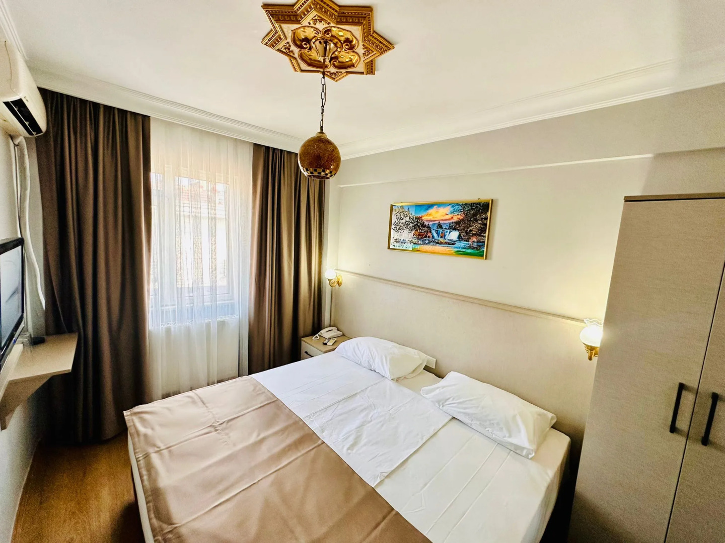 Photo - Crowned Exclusive Hotel