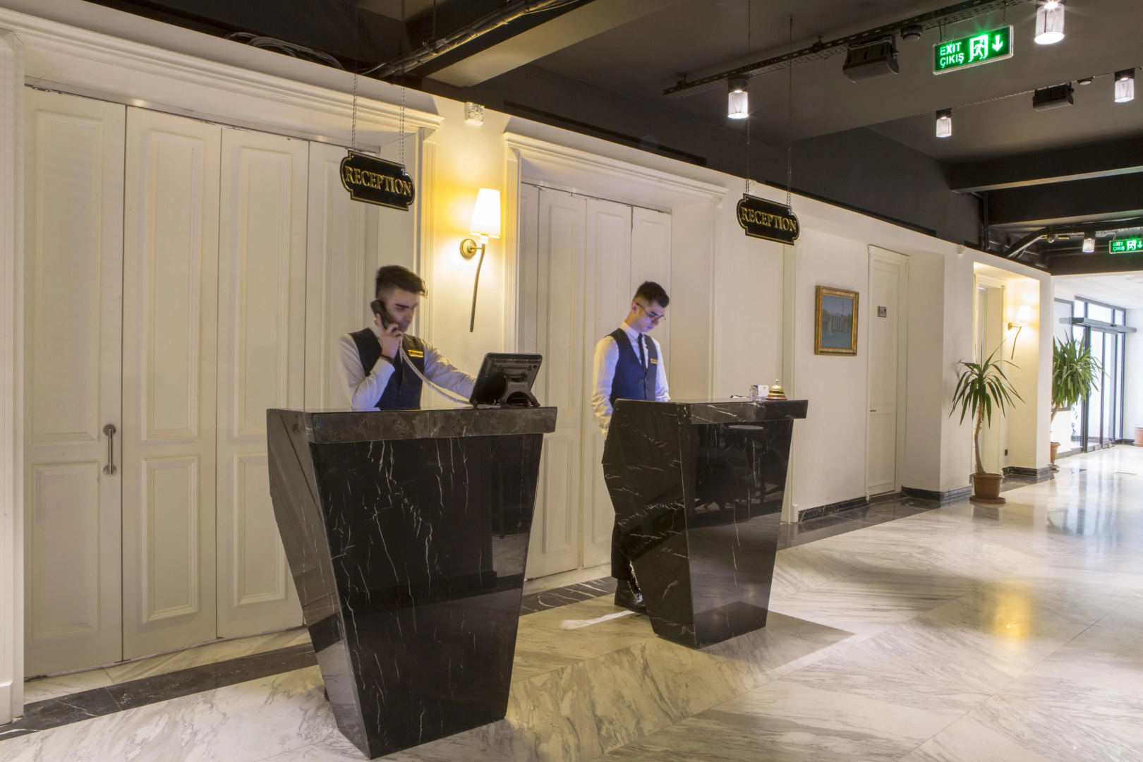 Photo - White Monarch Hotel