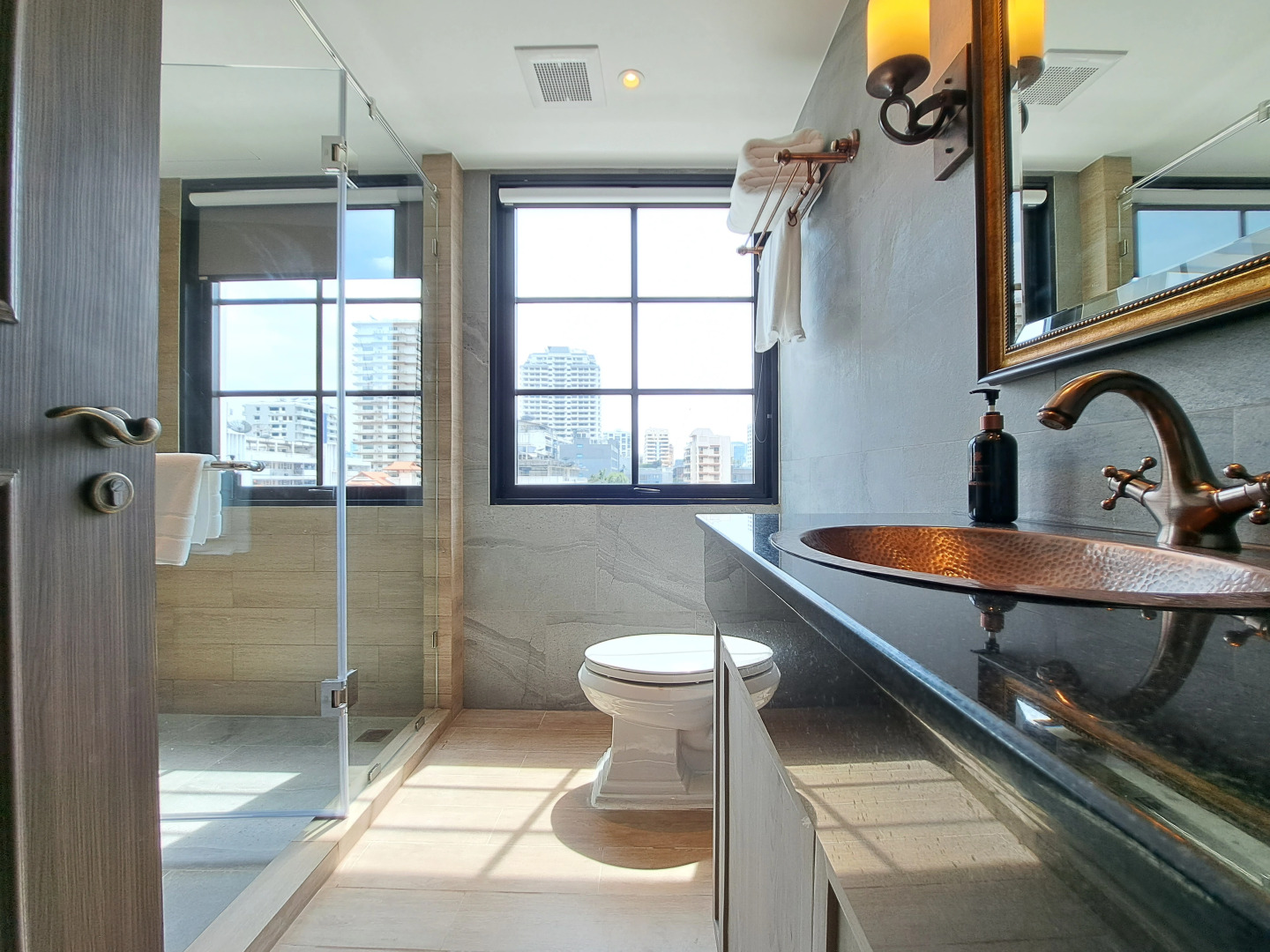 Foto - The Coach Hotel Sukhumvit - Asok BTS Bangkok