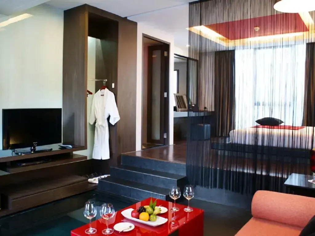 Foto - Z Through By The Zign