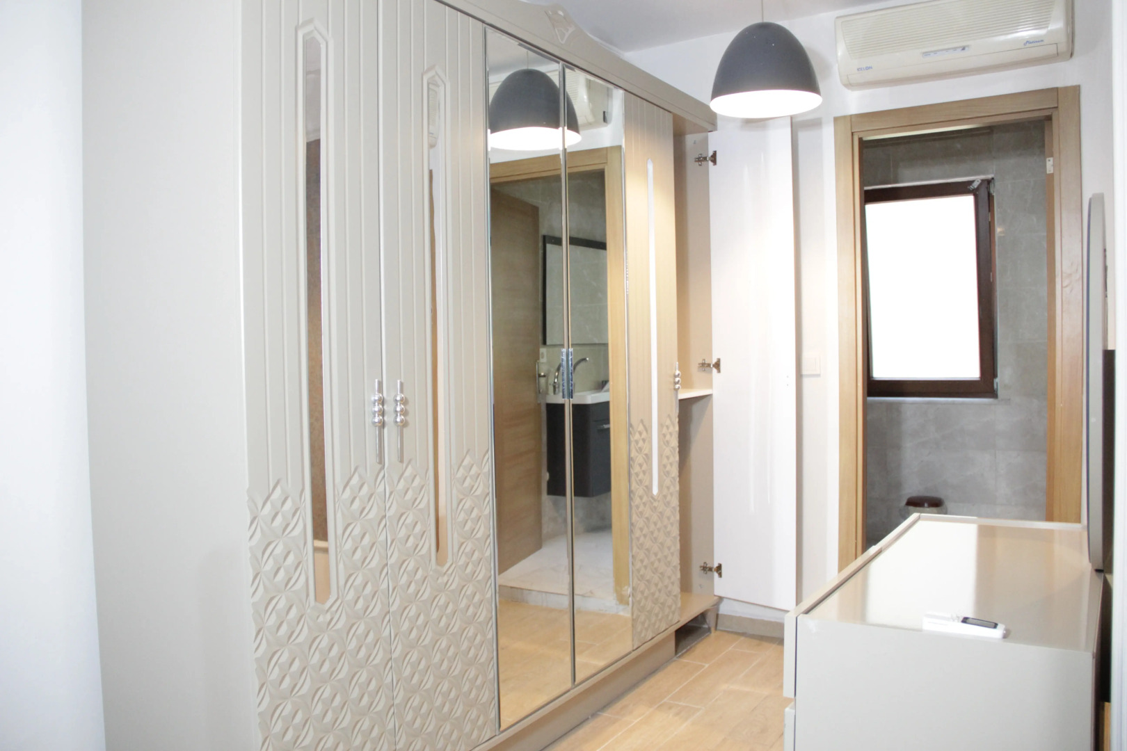 Photo - Solo Suites Hotel