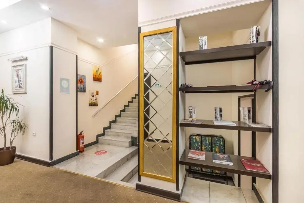 Photo - Deluxe Hotel