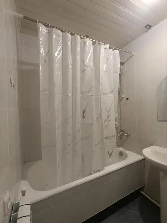 Photo - Dreamer's Den Hostel and Tours