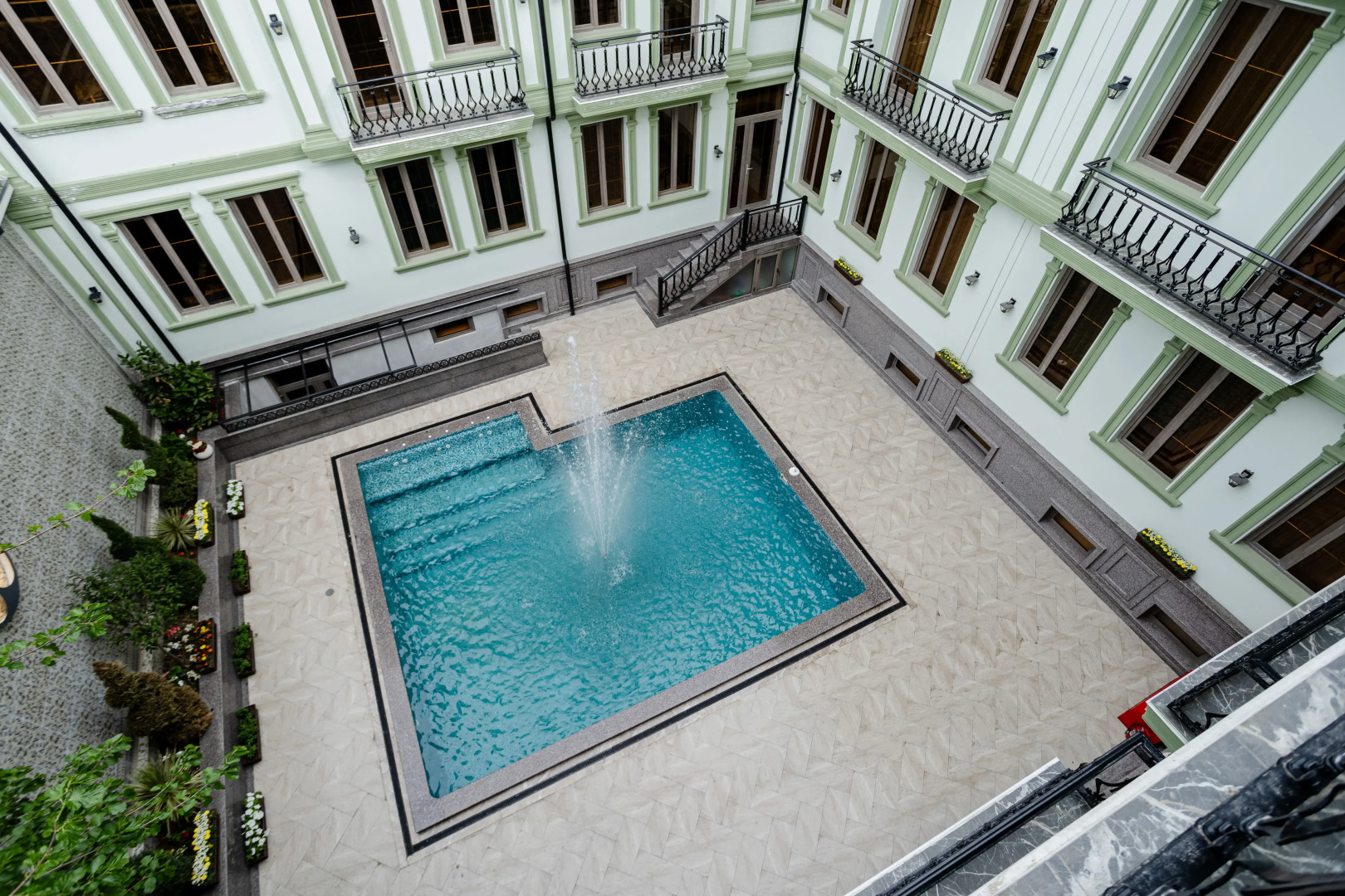 Photo - Astoria Plaza Hotel