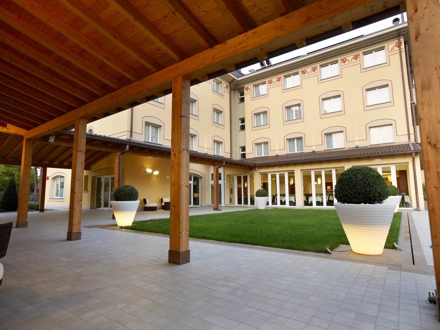 Photo - Virginia Palace Hotel