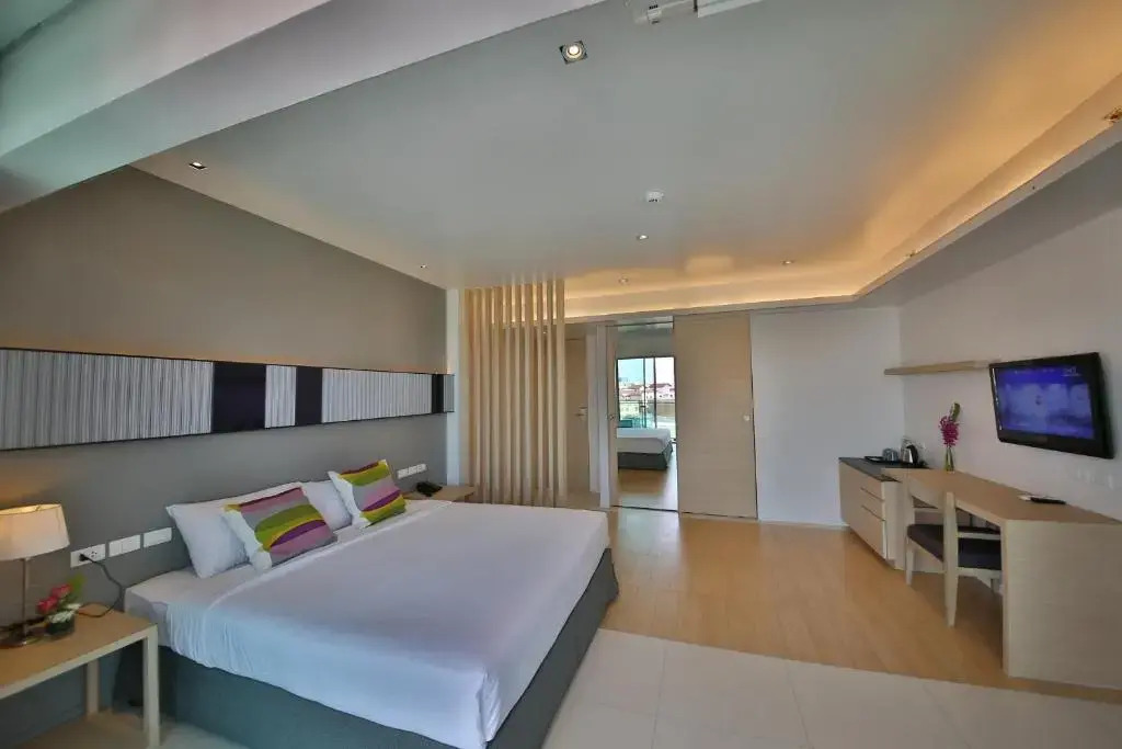 Photo - The Sun Xclusive