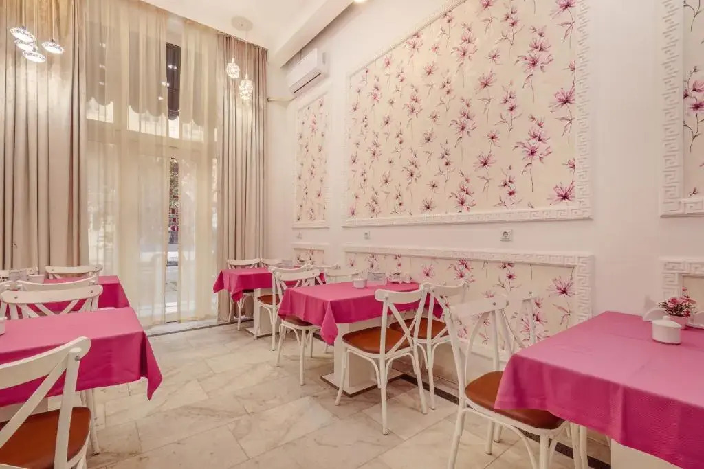 Photo - Deluxe Hotel