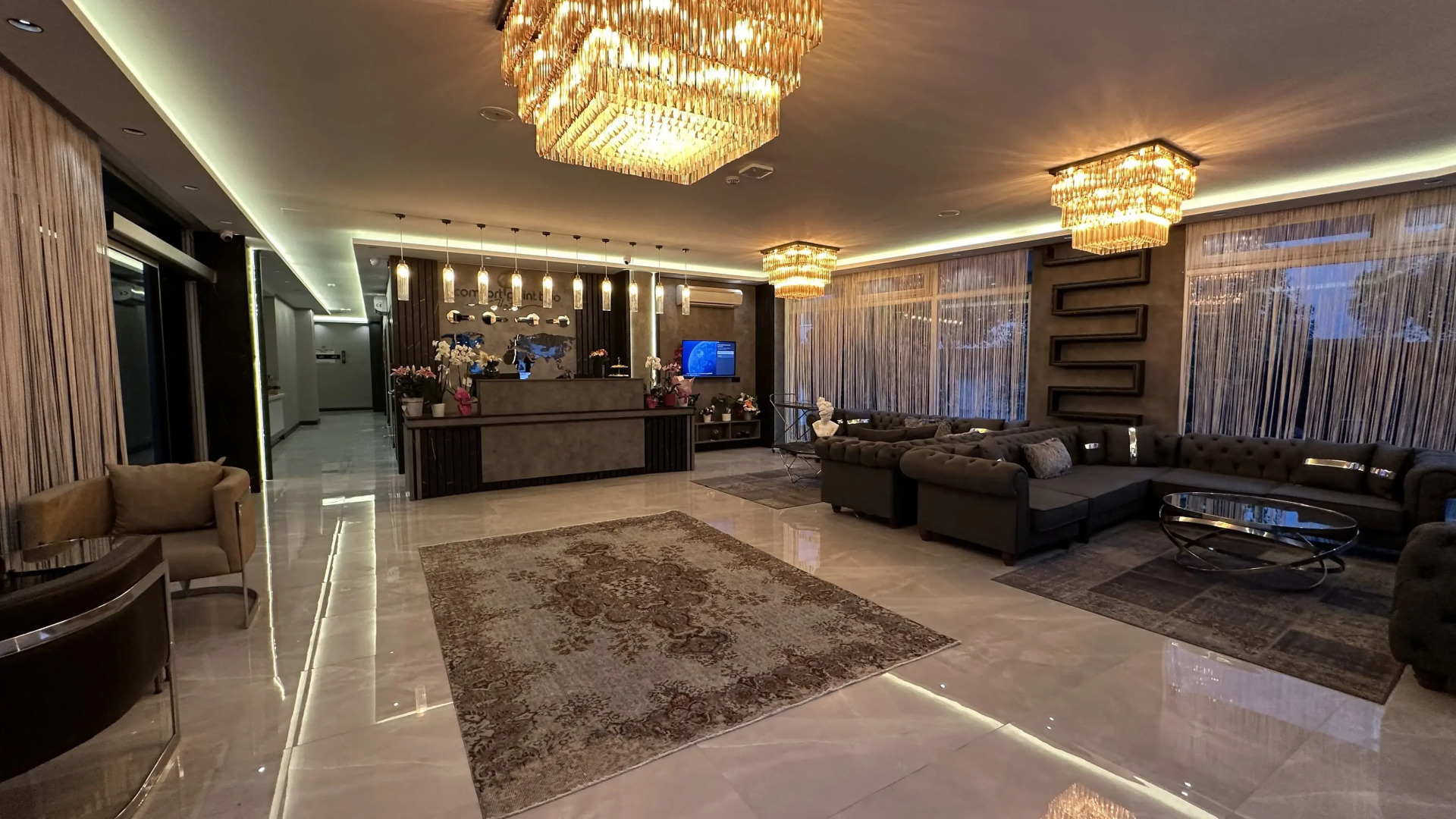 Photo - Comfort Point Two Hotel