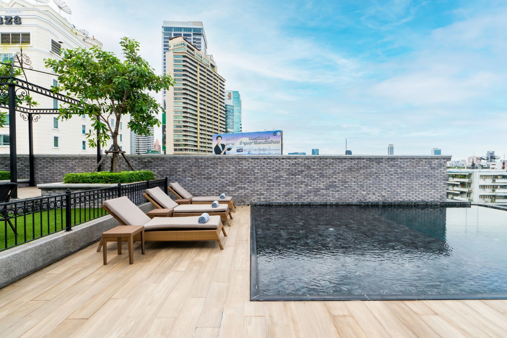 Foto - The Coach Hotel Sukhumvit - Asok BTS Bangkok