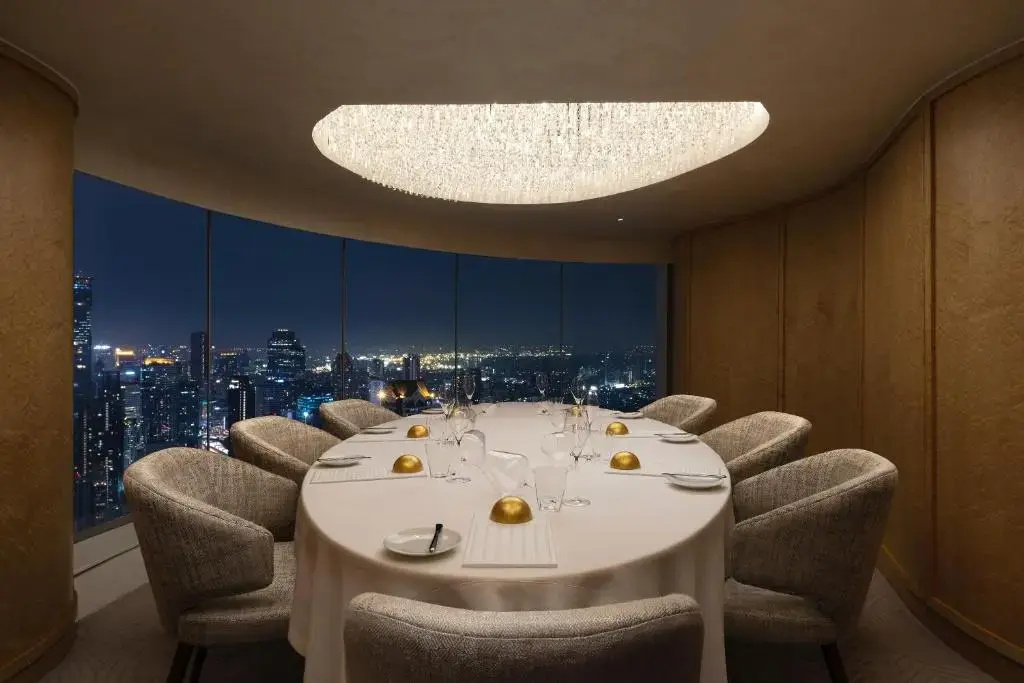 Photo - Tower Club at lebua Hotel