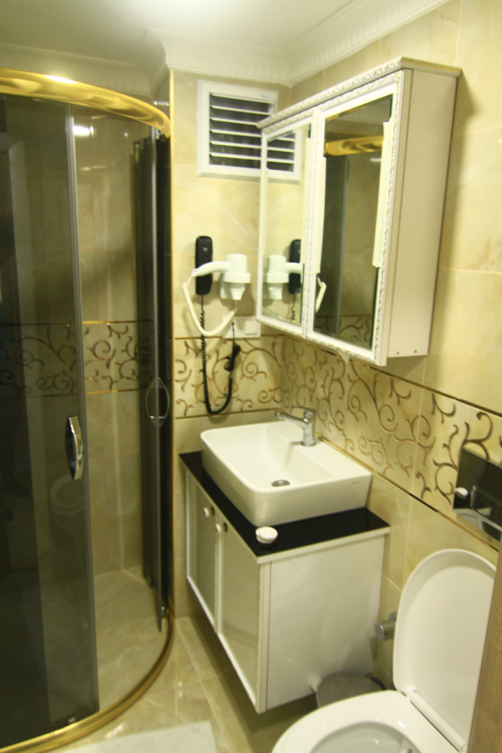 Photo - Grand Liza Hotel